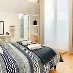Modern Beautiful House בית נופש *