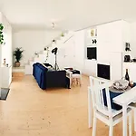 Modern Beautiful House בית נופש אודסש